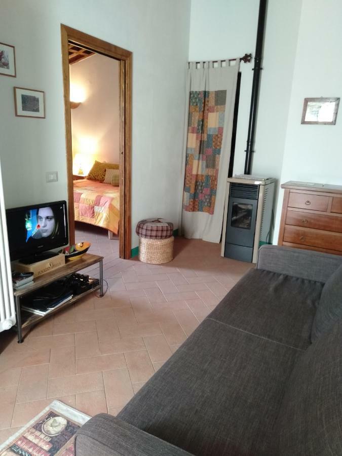 Casa Vacanze "Nonna Vela" Petroio Extérieur photo